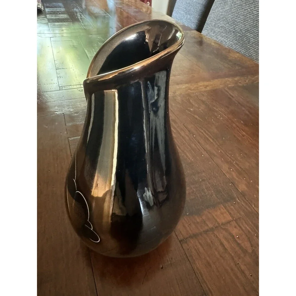 Black &‎ Gold Flower Motif Vase